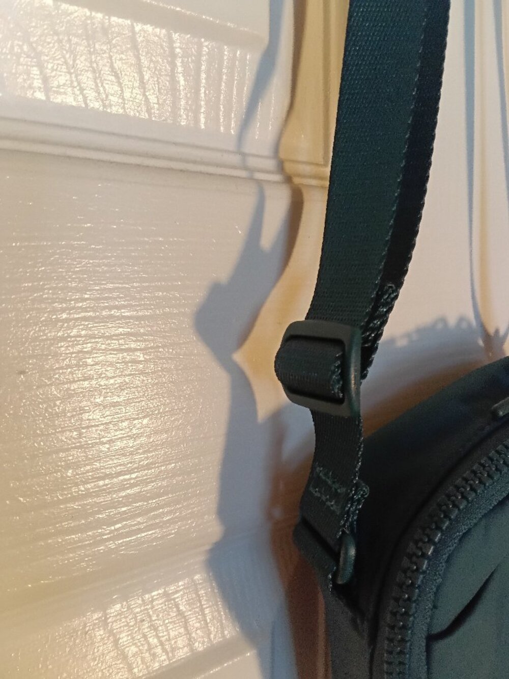 Lululemon Green Adjustable Strap Mini Crossbody Shoulder Bag Travel Pouch - Picture 4 of 7